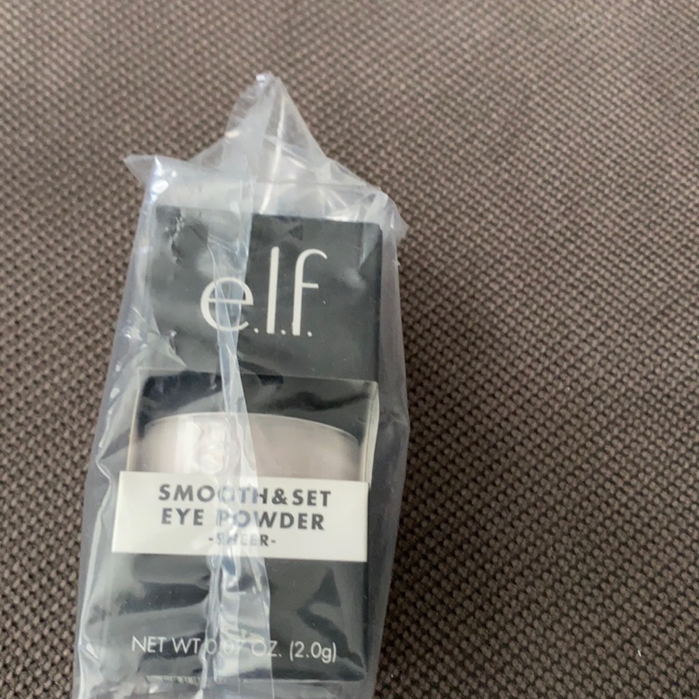 Elf Smooth & Set Eye Powder